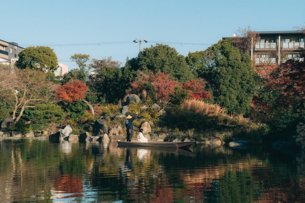 渉成園 印月池のための船 Japanese Garden Boat (c)植彌加藤造園